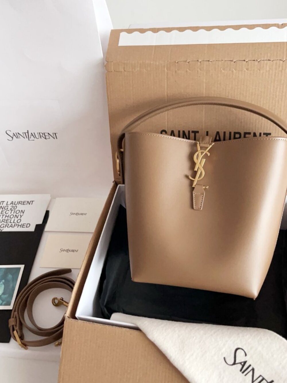 Saint Laurent LE 37 Small Bucket Bag in Glossy Leather